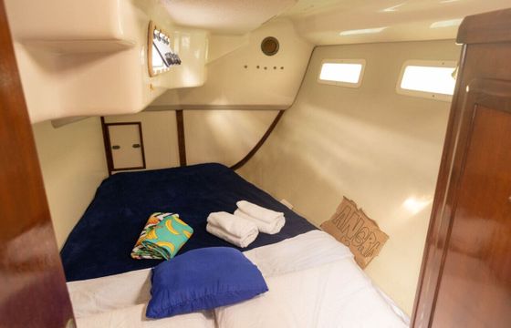 Sailboat Hunter Legend 12.24m