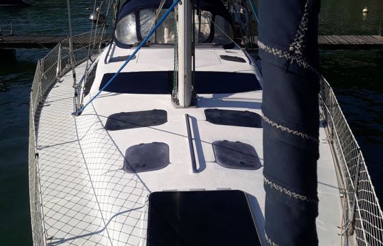 Sailboat Hunter Legend 12.24m