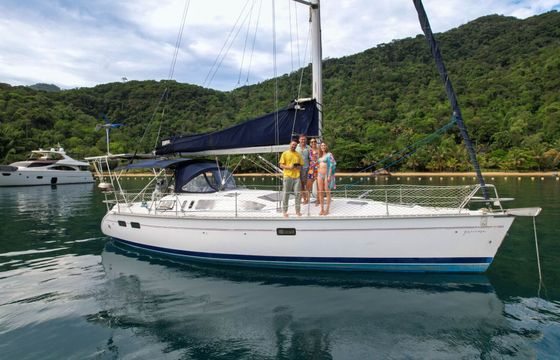 Sailboat Hunter Legend 12.24m