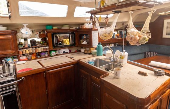 Sailboat Hunter Legend 12.24m