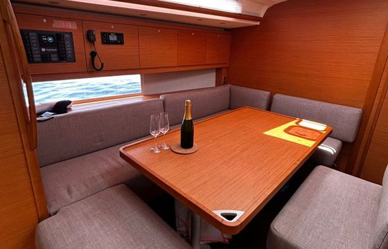 Sailboat Dufour 470 14m