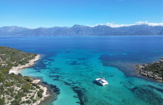 Catamaran Fountaine Pajot L 12m