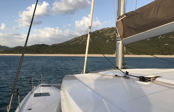 Catamaran Fountaine Pajot L 12m