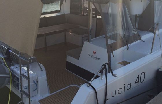 Catamaran Fountaine Pajot L 12m