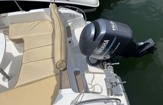 Motorboat cap ferret 652 150hp