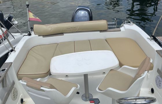 Motorboat cap ferret 652 150hp