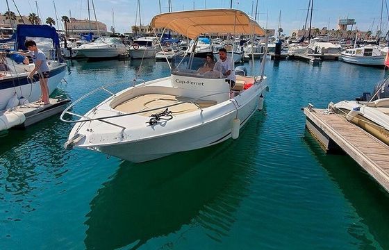 Motorboat cap ferret 652 150hp