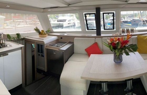 Catamaran Fountaine Pajot ISLA 40 11.73m