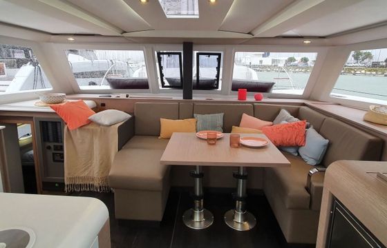 Catamaran Fountaine Pajot ISLA 40 11.73m