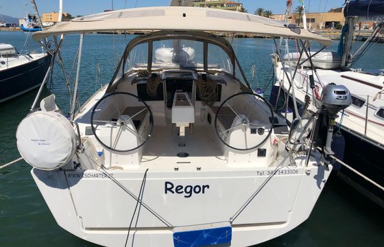 Sailboat DUFOUR 382 11.25m