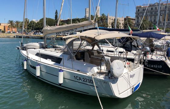 Sailboat DUFOUR 382 11.25m