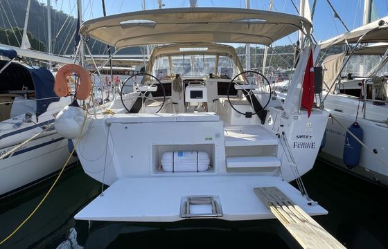Sailboat Dufour 430 13m