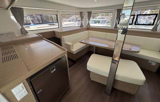 Catamaran Lagoon-Bénéteau Lagoon 42 - 4 cab. 12m