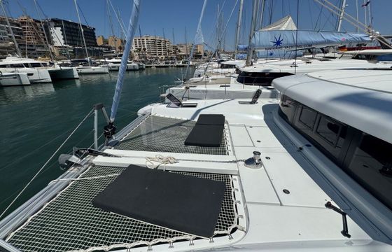 Catamaran Lagoon-Bénéteau Lagoon 42 - 4 cab. 12m