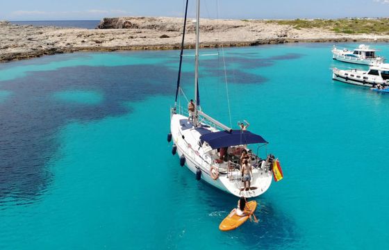 Sailboat Bavaria 42 cruiser 13m