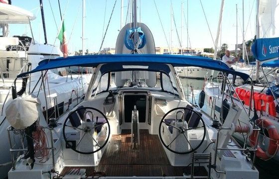 Sailboat Bénéteau Oceanis 38.1 11m