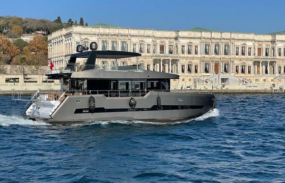 Motorboat Luxury Multihull Yacht Custom Build 800hp