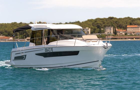Motorboat Jeanneau Merry fisher 895 400hp