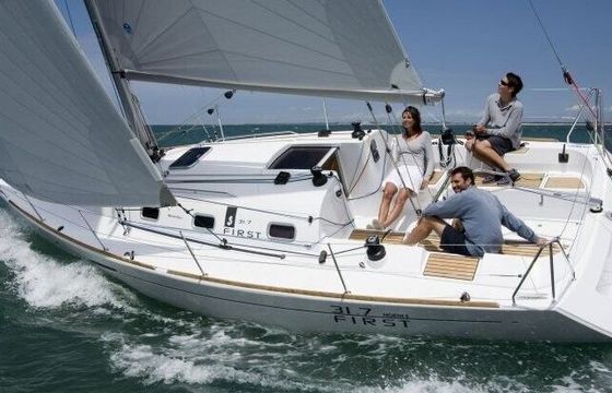 Sailboat Beneteau First 31.7 9.85m