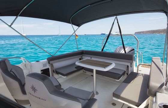 Motorboat Jeanneau Cap Camarat 7.5 WA 300hp