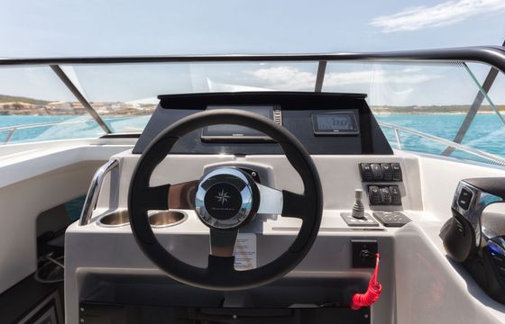 Motorboat Jeanneau Cap Camarat 7.5 WA 300hp