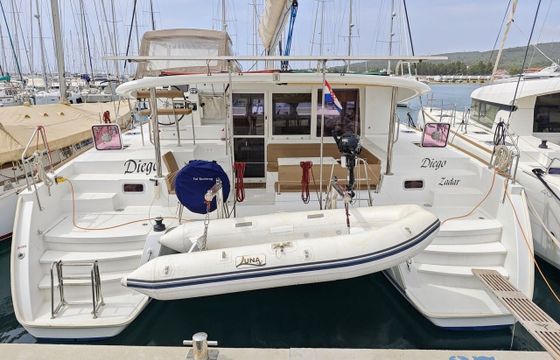 Catamaran Lagoon-Bénéteau Lagoon 400 S2 - 4 + 2 cab. 11m