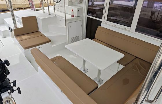 Catamaran Lagoon-Bénéteau Lagoon 400 S2 - 4 + 2 cab. 11m