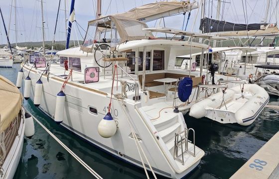 Catamaran Lagoon-Bénéteau Lagoon 400 S2 - 4 + 2 cab. 11m