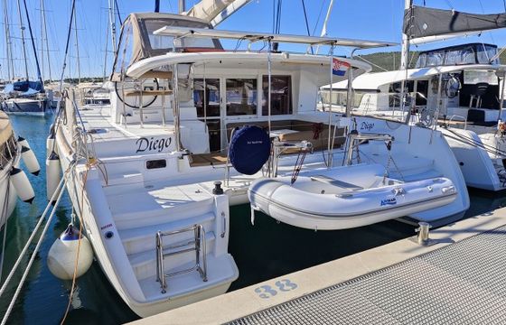 Catamaran Lagoon-Bénéteau Lagoon 400 S2 - 4 + 2 cab. 11m