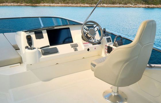 Motorboat Absolute 50 FLY 960hp