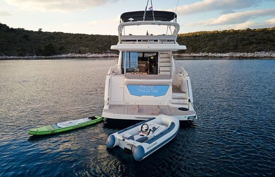 Motorboat Absolute 50 FLY 960hp