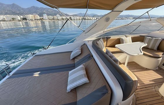 Motorboat Princess V45 14 metros 500hp