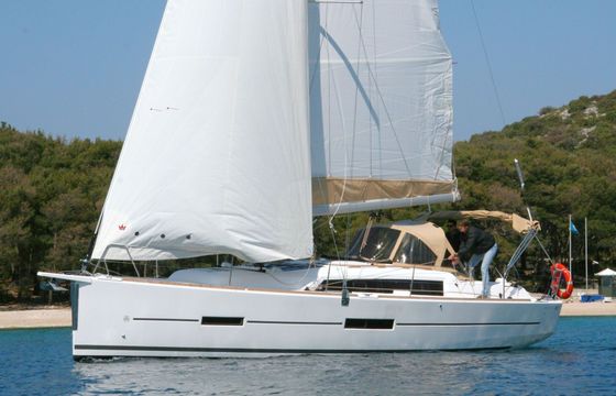 Sailboat DUFOUR 382 GL 11.25m