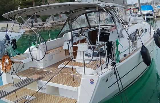 Sailboat DUFOUR 382 GL 11.25m