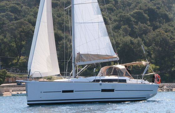 Sailboat DUFOUR 382 GL 11.25m