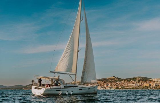 Sailboat BENETEAU OCEANIS 45 13.85m