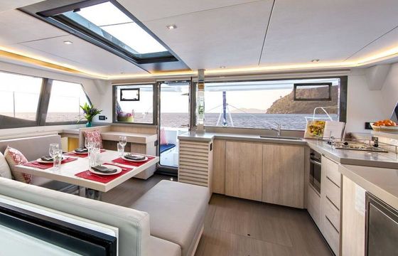 Catamaran Moorings 4500L 13m