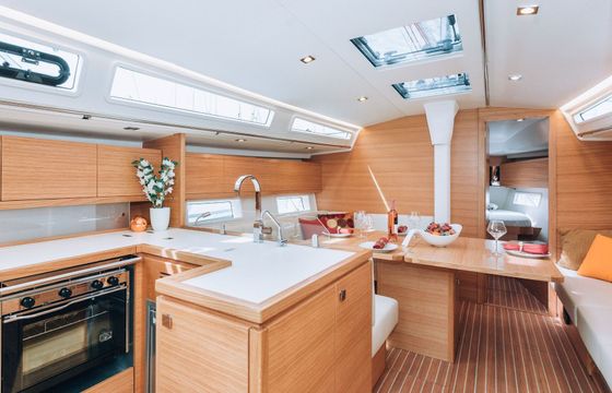Sailboat Salona 46 14.02m
