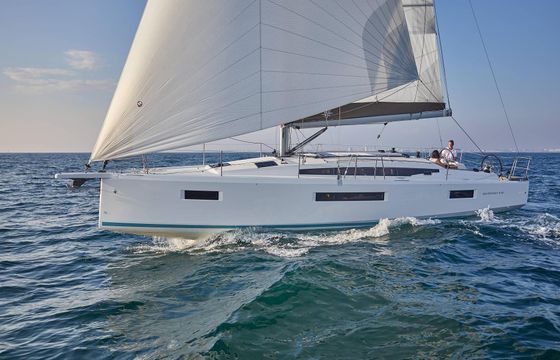 Sailboat Jeanneau Sun Odyssey 410 12.35m