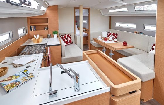 Sailboat Jeanneau Sun Odyssey 410 12.35m