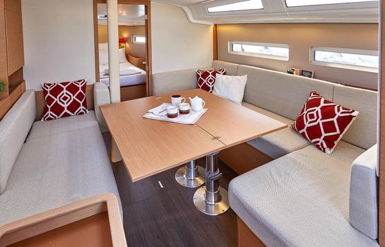 Sailboat Jeanneau Sun Odyssey 410 12.35m