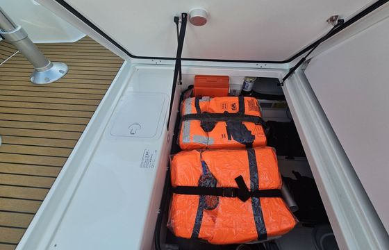 Motorboat Jeanneau cap camarat 7.5 wa s3 300hp