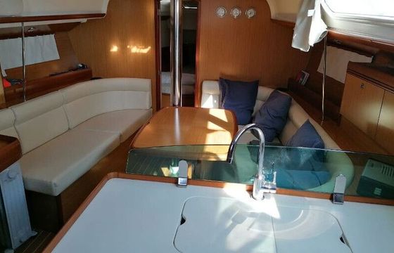 Sailboat Jeanneau Sun Odyssey 39i 12m