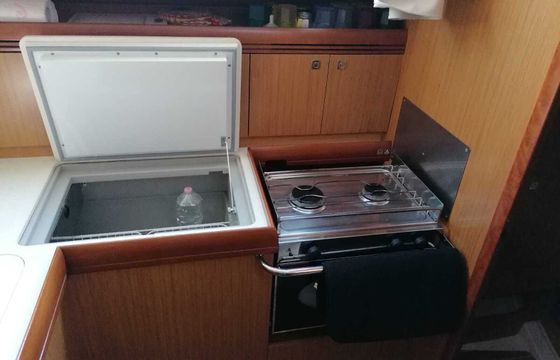 Sailboat Jeanneau Sun Odyssey 39i 12m