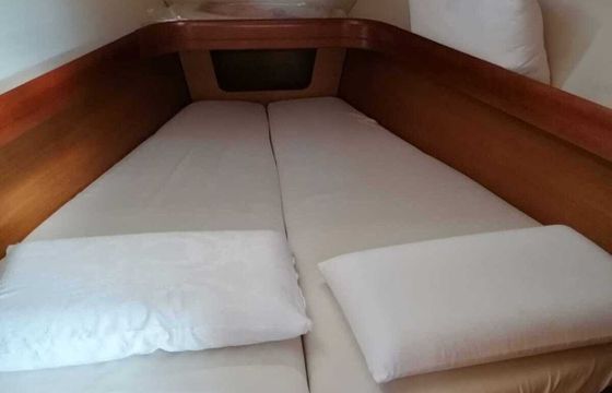 Sailboat Jeanneau Sun Odyssey 39i 12m
