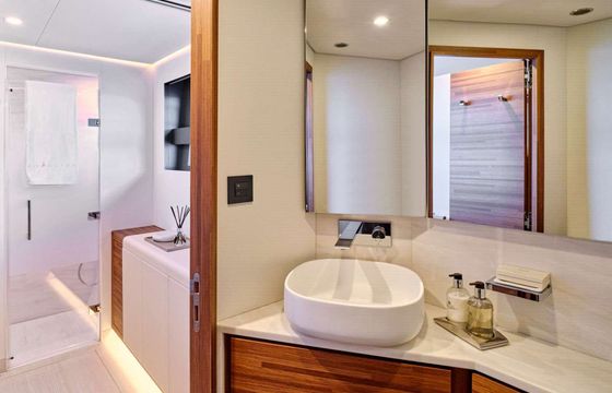 Catamaran Fountaine Pajot THIRA 80 NEW 23.99m
