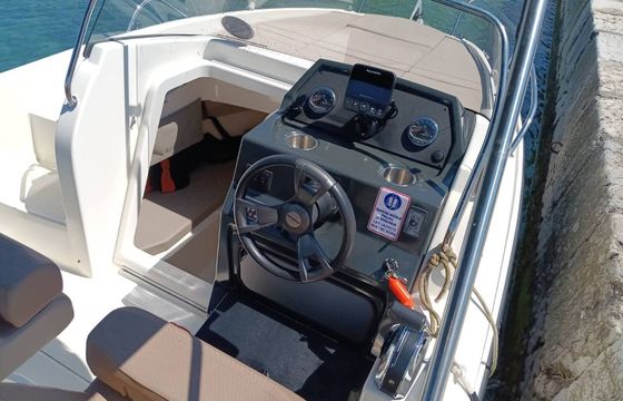 Motorboat Quicksilver ACTIVE 605 SUNDECK 150hp