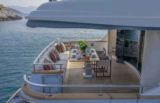 Motorboat Sanlorenzo SD92 2400hp