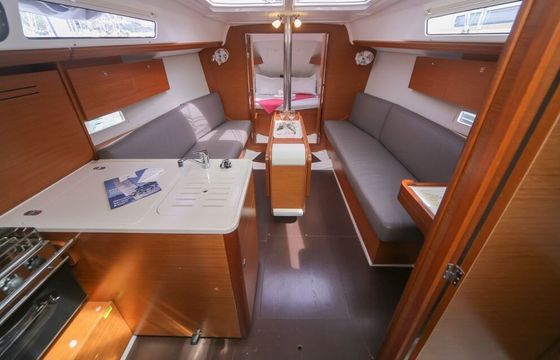 Sailboat Dufour Yachts Dufour 310 GL 9.67m