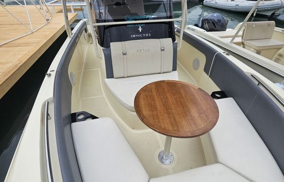 Motorboat Fairline INVICTUS FX240 250hp